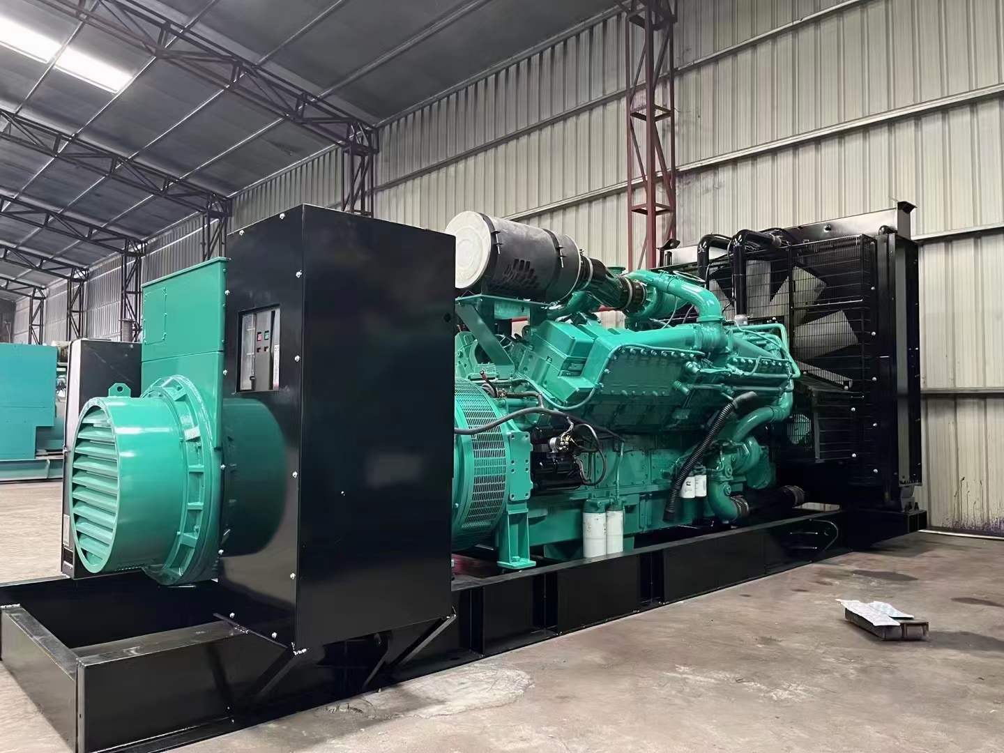 巴马如何降低 800kW 柴油发电机输出电流的波动？