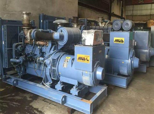 巴马发电机组带负载降电压是什么原因照成的？