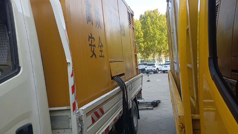巴马如何判断柴油发电机组和UPS电源的切换时间是否符合要求？